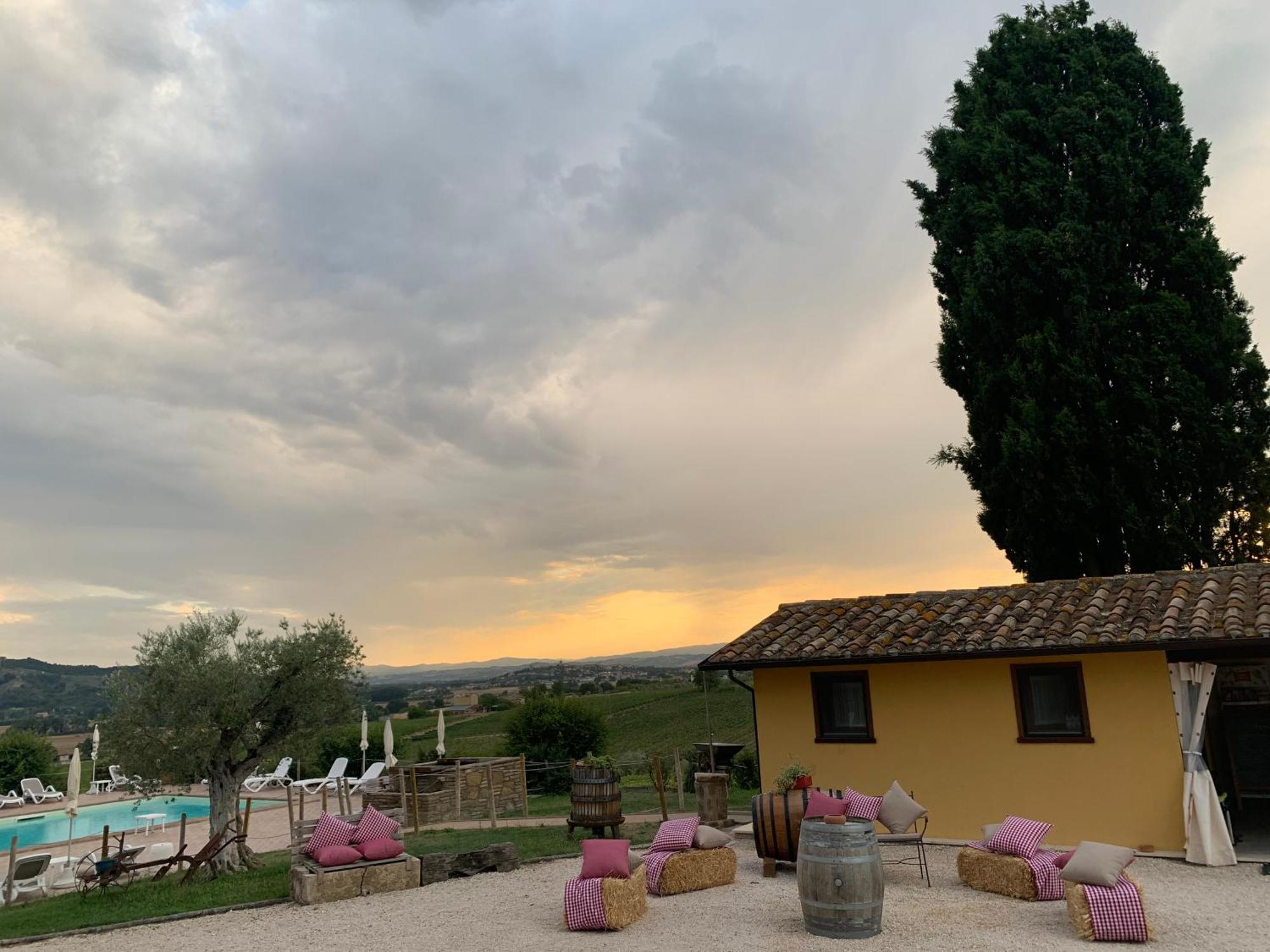 Agriturismo Il Divin Casale Torgiano Exterior photo